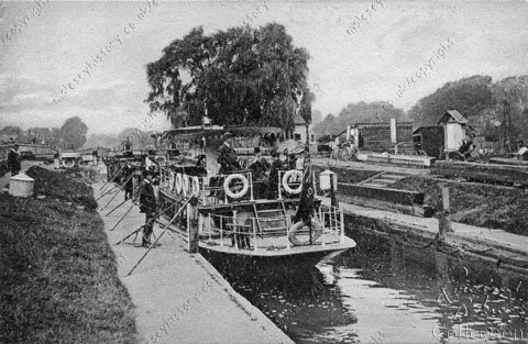 Molesey Lock